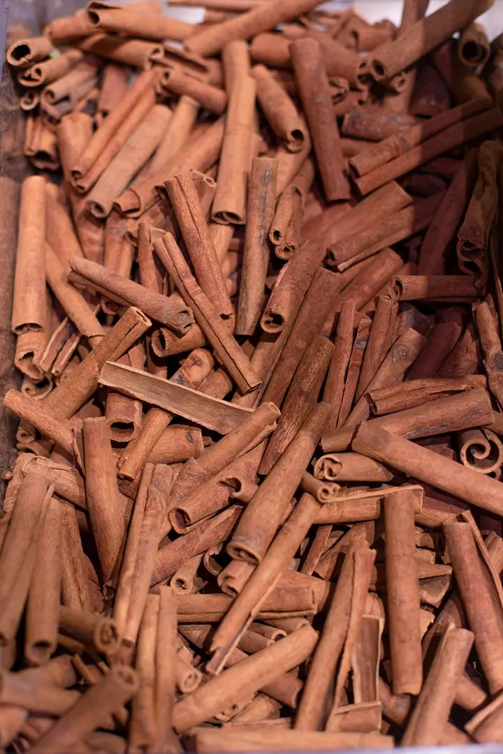 cinnamon-sticks-grocery-stocks-high-quality-photo